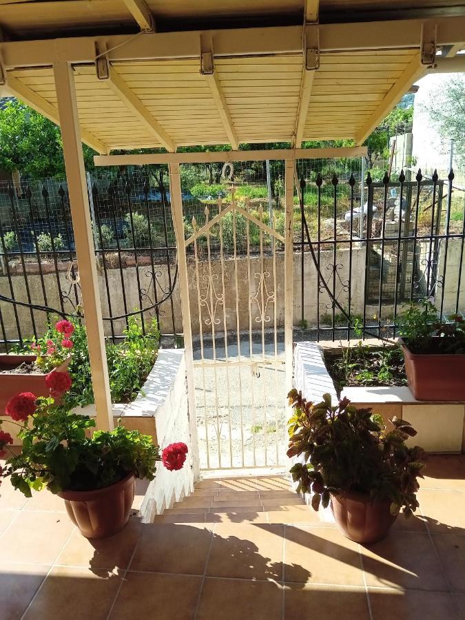 Villa Angela, Traditional Villa In The Village Agios Ioannis Peristeron  Luaran gambar